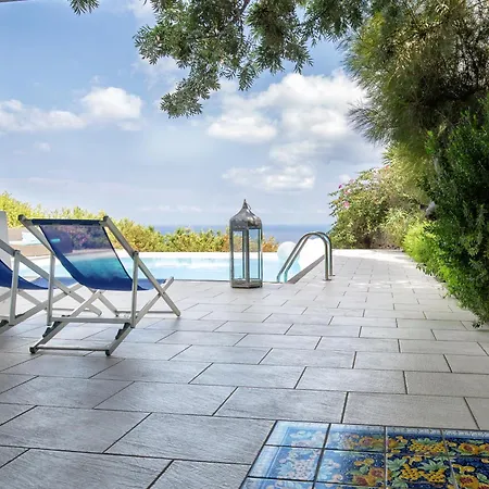 Sealight - Vista E Piscina Villa *