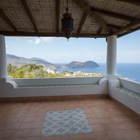 Sealight - Vista E Piscina Villa *