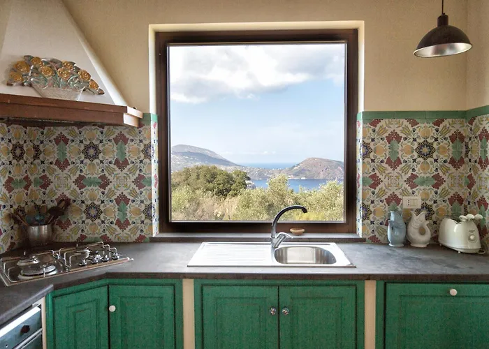 Villa Sealight - Vista E Piscina Città di Lipari