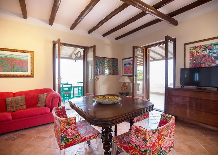 Sealight - Vista E Piscina Città di Lipari