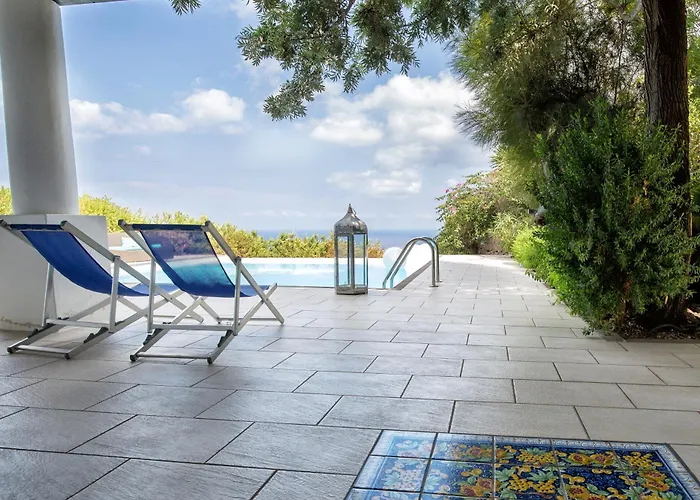 Sealight - Vista E Piscina Villa *